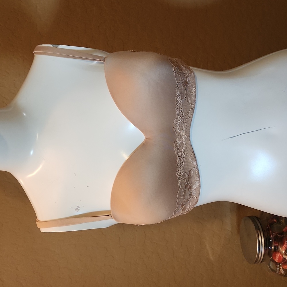 Victorias Secret Beige Seamless Underwire Bra (0703)